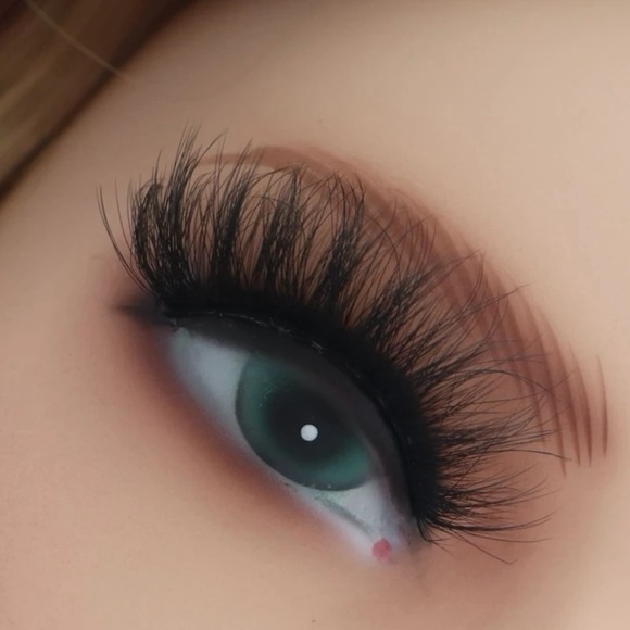 7 Pairs Cat Eye False Eyelashes - Picture 3 of 4